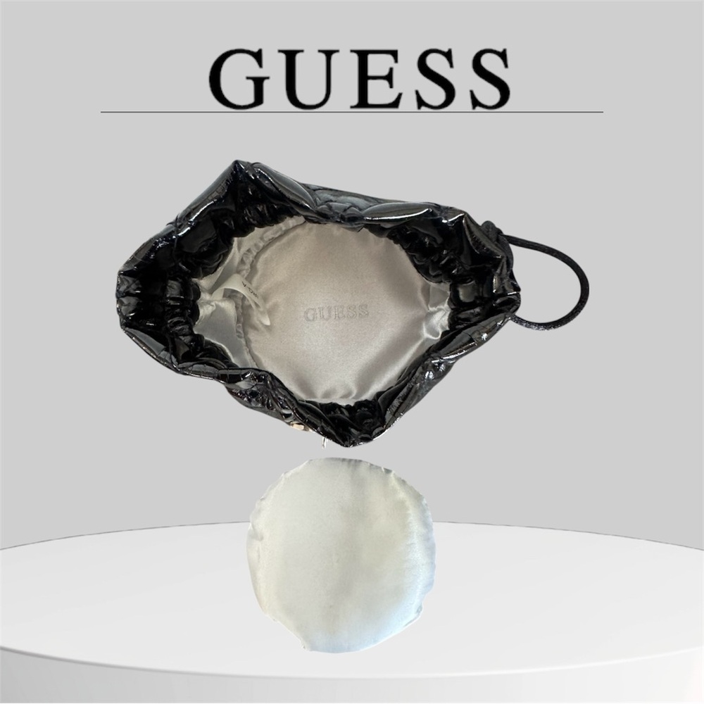🛍️SALE🛍️ GUESS Black Quilted Patent Leather Mini Drawstring Bag with Heart Charm - Picture 4 of 6